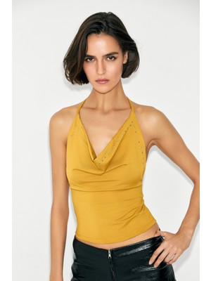 Grimelange Rapture Kadın Degaje Yaka Boyundan Bağlamalı Sırtı Açık Taş Detaylı Esnek Hardal Bluz