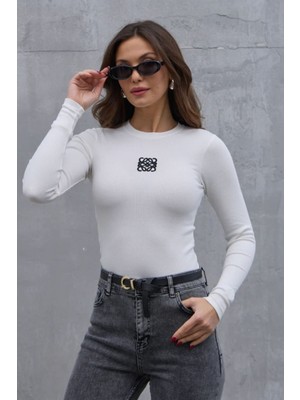 Qscob Kadın Siyah Fitilli Bisiklet Yaka Uzun Kollu Nakış Detaylı Body Bluz