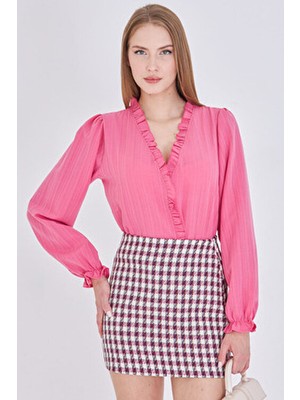 Armonika Kadın Pembe Yakası ve Önü Fırfır Detaylı Kolları Lastikli Uzun Kollu Bluz ARM-25K001030