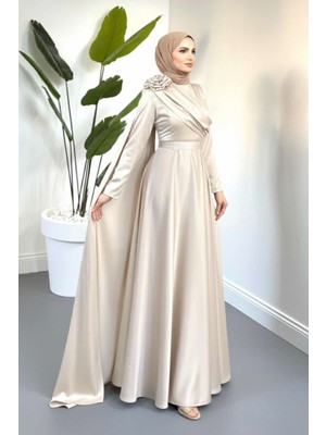 Tesettür Diyarı Fores Omzu Güllü Pelerinli Saten Tesettür Abiye- Krem