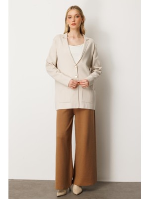 Mutlu Ertan Kadın Düğme Detaylı Triko Ceket Taş 20235