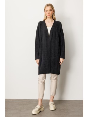 Mutlu Ertan Kadın Yırtmaç Detaylı Uzun Triko Hırka Siyah 20224