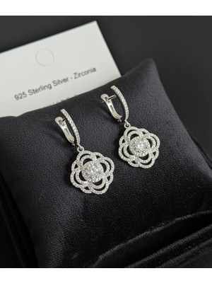 Fm Sevgililer Gününe Özel  925 Ayar Gümüş  Zirkon  Taşlı Özel Tasarım Gül Motifli Gece Işıltısı Şık Gümüş Küpe