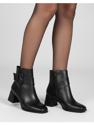 Hepici Kadın Küt Cilt Bot Siyah Kare Tokalı Günlük Şık Tasarım