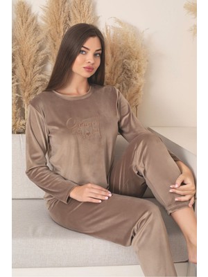 Asel Kadın Kırmızı Renk Likralı Kadife Pijama Takımı