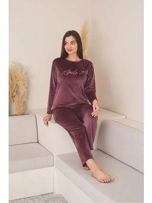 Asel Kadın Kırmızı Renk Likralı Kadife Pijama Takımı