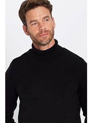 Tudors Erkek Slim Fit Dar Kesim Yumuşak Dokulu Tüylenmeyen Siyah Tam Balıkçı Yaka Triko Kazak