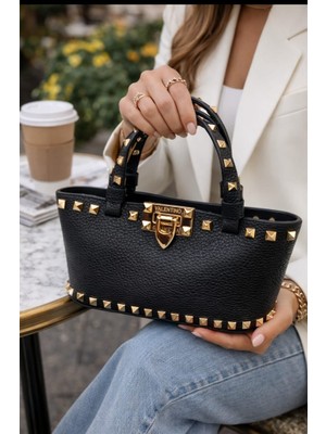 Zynp Kadın  Zımbalı Suni Deri Lüks Gold Zincirli Tokalı El ve Omuz Çantası