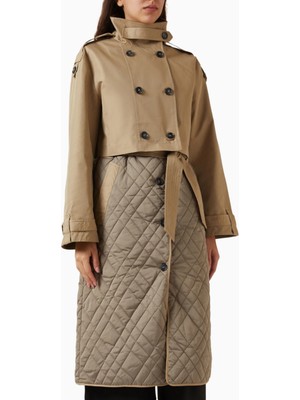 Yasprixo Katmanlı Bej Kaban, Çıkarılabilir Üst Detay ve Kemerli Siluet