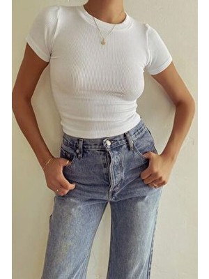 By Gecce By Kısa Kollu Crop Kadın Bluz Ekru Renk Bisiklet Yaka Regular Kalıp Günlük Stil