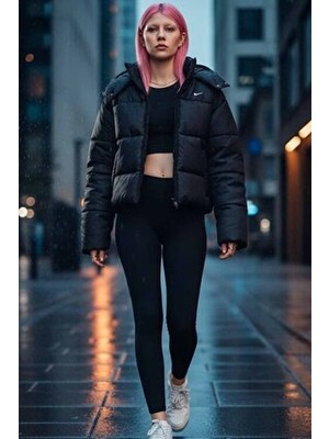 Nike Kadın Şişme Mont FZ5899-010 Siyah Renkli Dik Yaka Regular Fit Özellikli
