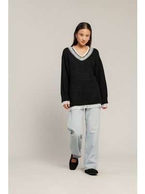 Nisan Triko Dantel Detaylı Triko Kazak