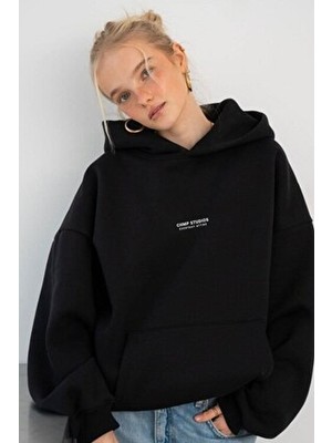 The Champ Clothing Kadın Oversize Sweatshirt Hoodie Chmp Studıos Siyah – Kapüşonlu, 3 Iplik Polar, Kanguru Cepli