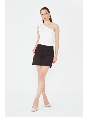 La Pante Şort Etek Kadın Şortlu Etek Mini Metal Tokalı Kemerli Kuşaklı Yandan Fermuarlı Kahverengi Kumaş