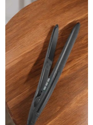 Pazarcan Saç Düzleştirici LED Ekranlı Isı Ayarlı Seramik Kaplama Profesyonel