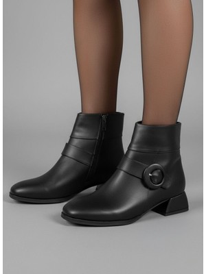 Hepici Kadın Küt Cilt Bot Siyah Yuvarlak Tokalı Günlük Şık Tasarım