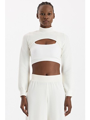 3 Boyutlu Örgü Dokulu Bolero Kırık Beyaz