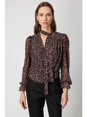 On Triko Yakası Fularlı Leopar Desenli Bluz 62310
