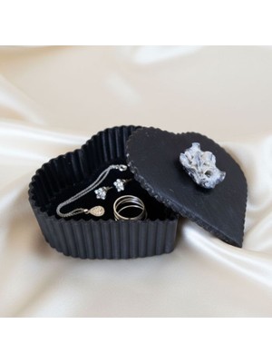 Uretti - Hülya 6683 El Yapımı Kalpli Dekoratif Polyester Takı Kutusu - Şık Masaüstü Takı Organizer