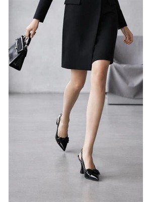 Les Passent Kadın Amber Siyah Rugan Sivri Burun Arkası Acık Fiyoklu 8 cm Topuklu Ayakkabı