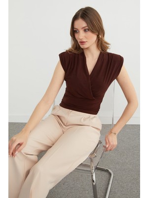 FullaModa Omuz Vatkalı Kruvaze Yaka Bluz