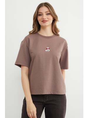 FullaModa Kedi Nakışlı Bisiklet Yaka Salaş Tişört