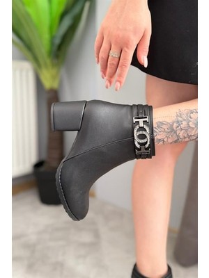 Les Passent Kadın Hana Siyah Cilt Tal Tokalı ( 6 cm ) Topuklu Oval Burun Bot