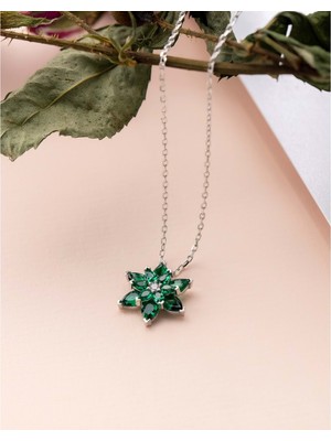 By More Yeşil Lotus Çiçeği Gümüş Kolye