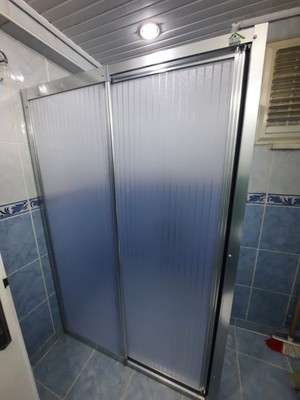 Giray Duşakabin 1sabit 1 Hareketli  Parlak Profil 100CM ile 120CM Arası Zebra Desenmikaduşakabin