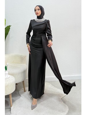 Tesettür Diyarı Inci Kolyeli Kuyruklu Saten Tesettür Abiye- Siyah