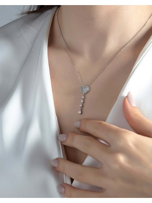 By More Damla Taş Sallantılı Pırlanta Modeli Gümüş Kalp Kolye