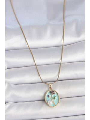 Marsilyan 316L Çelik Gold Renk Zincir Mavi Çiçek Işlemeli Inci Detay Portre Model Kadın Kolye