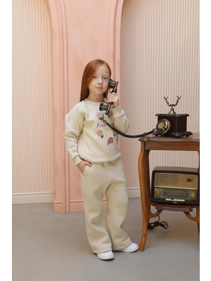 Mutlu Kids Süzene Nakışlı Kız Takım