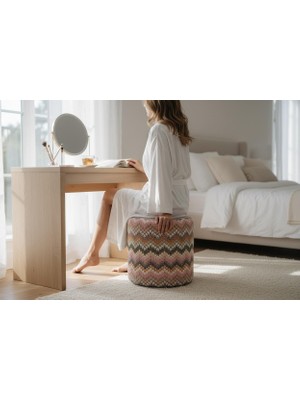 Elanora Home Dokusu ve Modern Tasarımıyla Her Ortama Uyum Sağlayan Çok Amaçlı Puf