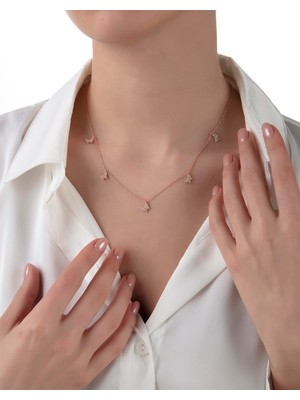 By More Kelebekli Gümüş Şans Kolyesi