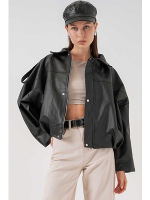 Tena Kadın Siyah Omzu Apolet Detaylı Deri Ceket