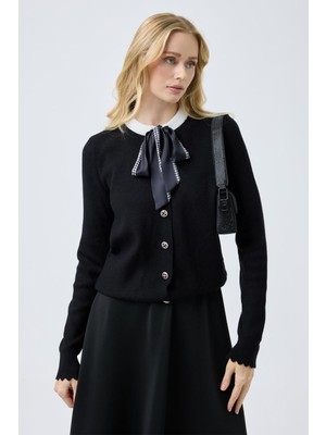 Tena Kadın Siyah Siyah Fular Detaylı Hırka