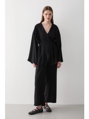 Jaste Kadın V Yaka Kuşak Detaylı Alt & Üst Takım SİYAH