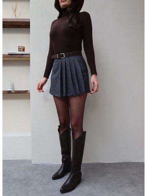 Esra Helvacı Pile Detay Kemerli Şort Etek