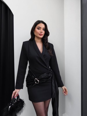 Esra Helvacı Kruvaze Yaka Tokalı Mini Elbise