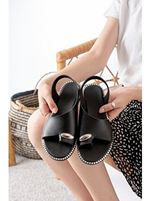 Kadın Slipcat Tek Bant Sandalet Yüzük Aksesuarlı Toka Detay ile Günlük Kullanıma Uygun