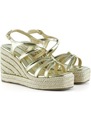 Erkan Saçmacı Kadın Altın Rugan Çapraz Bantlı Taşlı Zikzak Örgü Jüt Platform Topuklu Sandalet