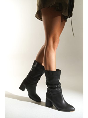 Capone Outfitters Marlie Yuvarlak Burunlu Kadın Çizme