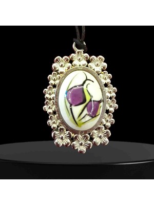 El Işçiliği Iznik Çini Kolye - Lila Renkli Lale Motifli - Orta Boy - Özel Tasarım Kadın Kolye