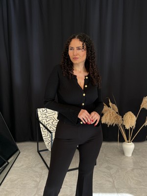 Gold Düğmeli Bisiklet Yaka Bluz