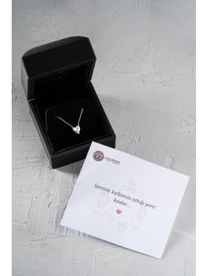 Nereze 925 Ayar Gümüş Işıklı Kutuda Rodyum Kaplama Minimal Beyaz Taşlı Kalp Kolye