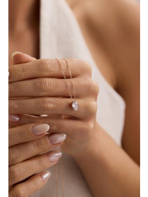 Nereze 925 Ayar Gümüş Rose Kaplama Oval Tasarım Tektaş Kolye