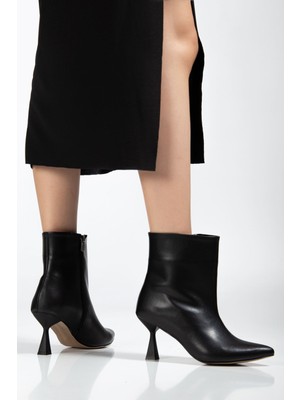 Arda Bayan Bot 4701 Siyah Cilt  Kare Topuk Günlük Kadın Bot