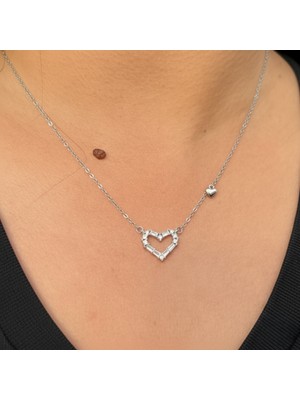 Gümüş Kalpli Baget Taşlı Kolye 925ct