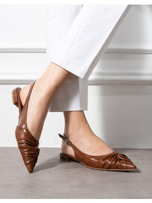 Emienza Lonly Vegan Deri Büzgü Detaylı Sivri Burun Bayan Babet